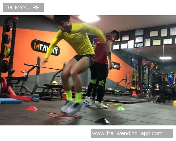 提升足球技能的最佳选择近期足球培训课程推荐与报名指南